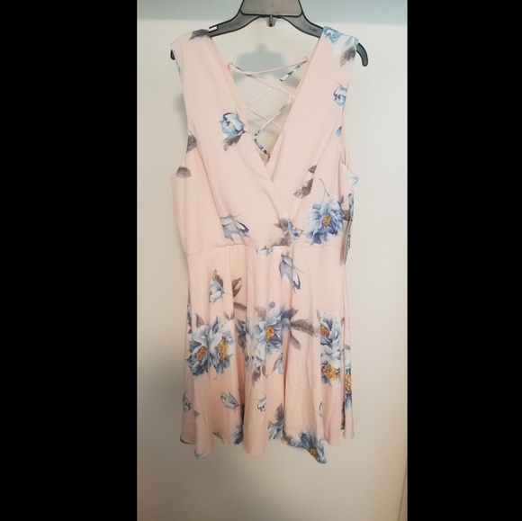 Lulus Dresses & Skirts - Spring/Summer dress